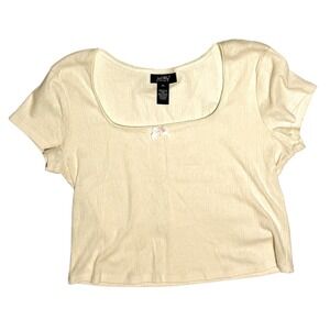 Just Polly Creme Cropped Shirt Size XL